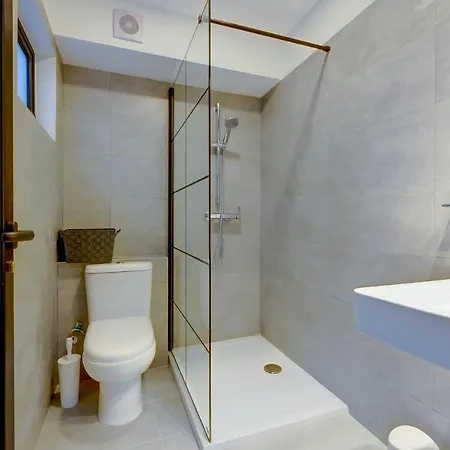 And Cosy 2br In Valeta