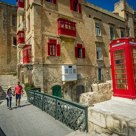 And Cosy 2br In Valeta