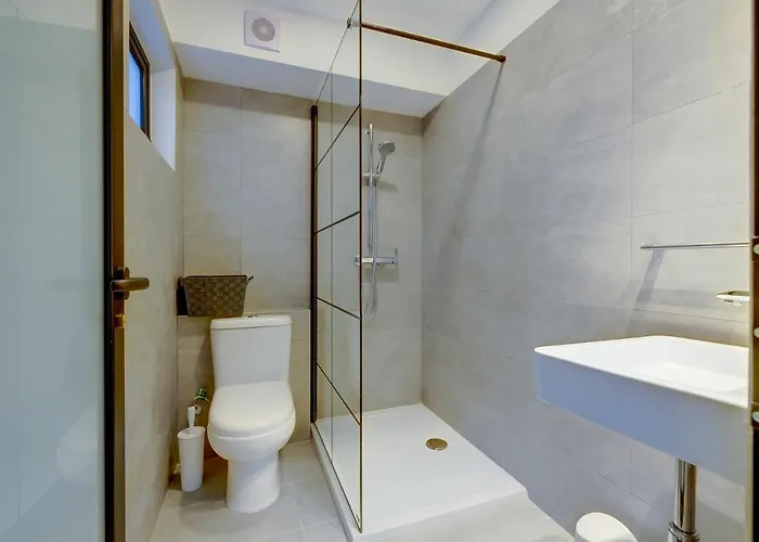 And Cosy 2br In By Buena Vista Valeta